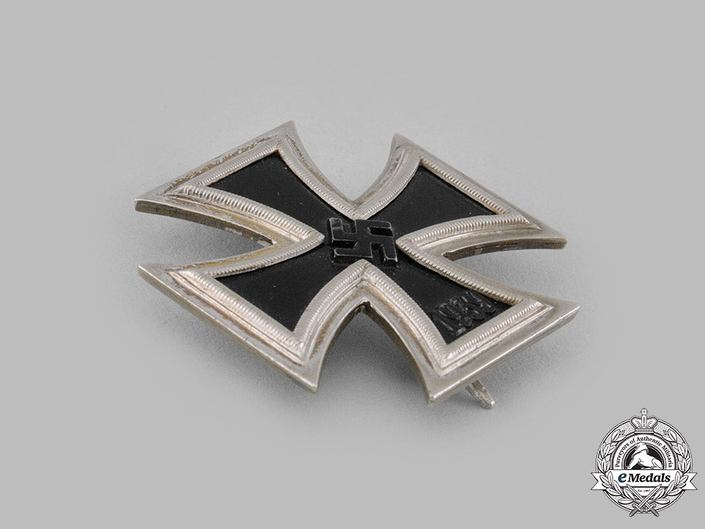 germany,_heer._a_pair_of_medals_and_award_documents_to_leutnant_bernhard_nagel_m19_13674