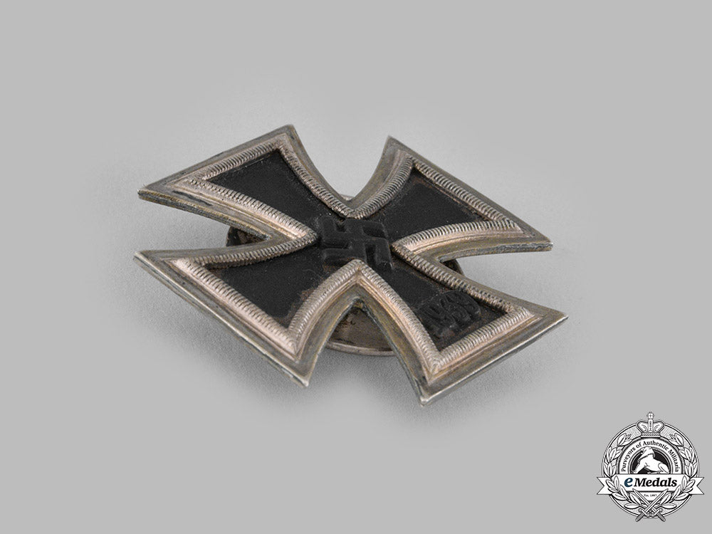 germany,_wehrmacht._a1939_iron_cross_i_class_by_paul_meybauer,_with_case,_dietrich_maerz_collection_m19_13922