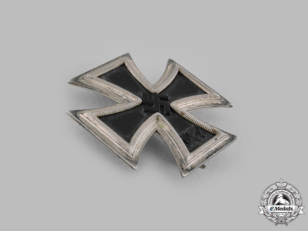 germany,_wehrmacht._a1939_iron_cross_i_class_by_wilhelm_deumer,_with_case,_dietrich_maerz_collection_m19_13941