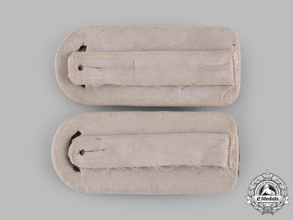 germany,_imperial._a_set_of_militärbeamte_hauptmann_shoulder_boards_m19_14235_2_1_1_1