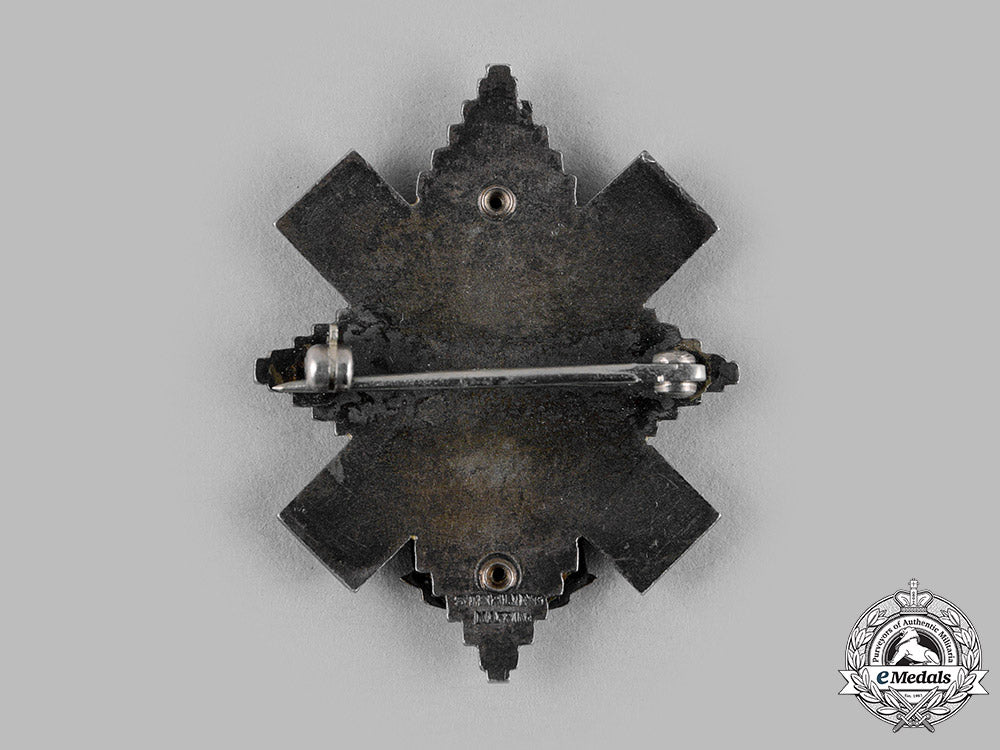 canada,_commonwealth._a_silver_cigarette_box,_named,_royal_highland_regiment,1942_m19_14335
