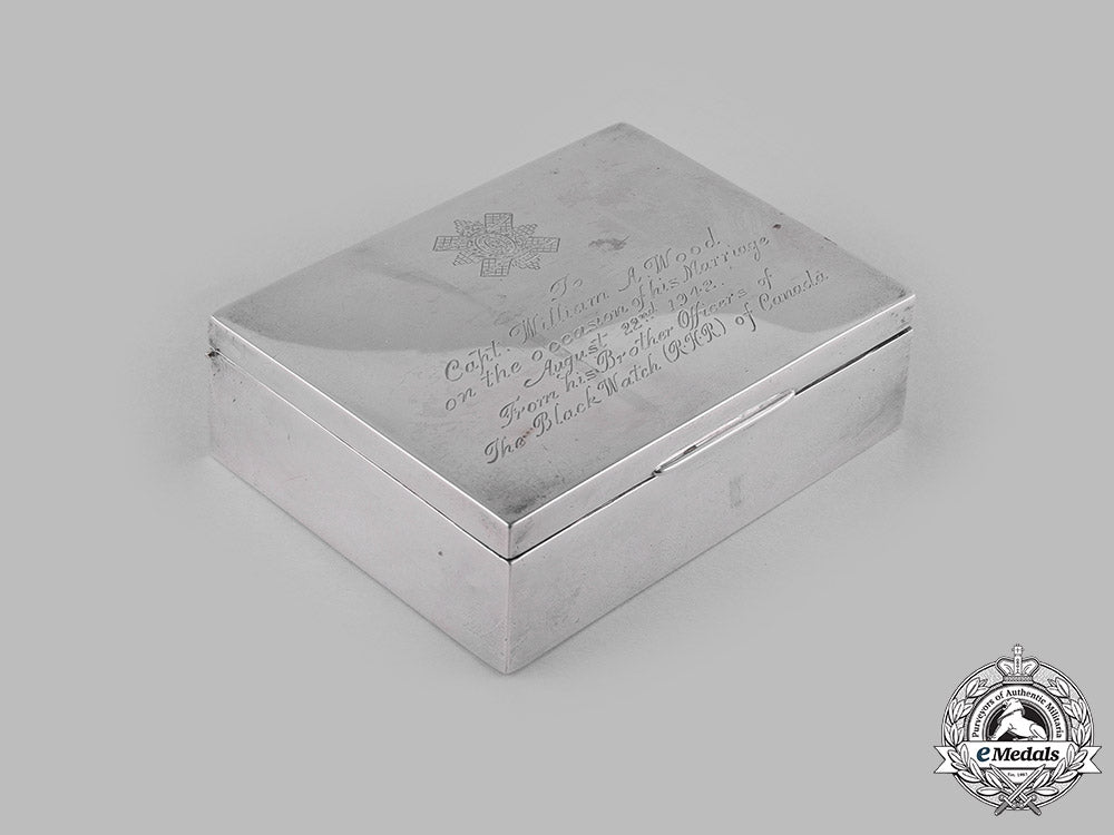 canada,_commonwealth._a_silver_cigarette_box,_named,_royal_highland_regiment,1942_m19_14340