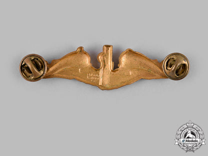 united_states._a_submarine_warfare_officer's_badge,_by_balfour,_c.1945_m19_14405