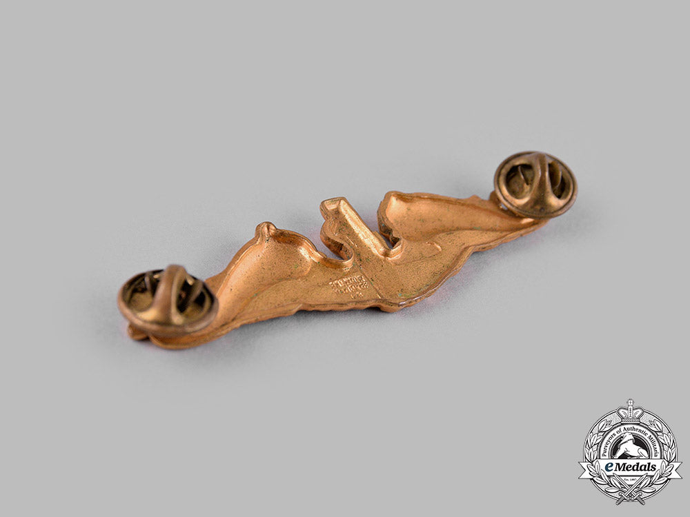 united_states._a_submarine_warfare_officer's_badge,_by_balfour,_c.1945_m19_14407