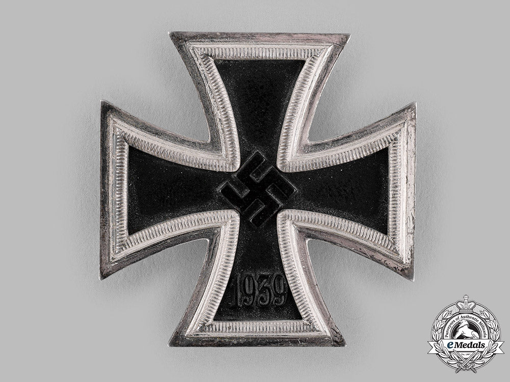 germany,_wehrmacht._a1939_iron_cross_i_class_with_case,_by_b.h._mayer,_dietrich_maerz_collection_m19_14510