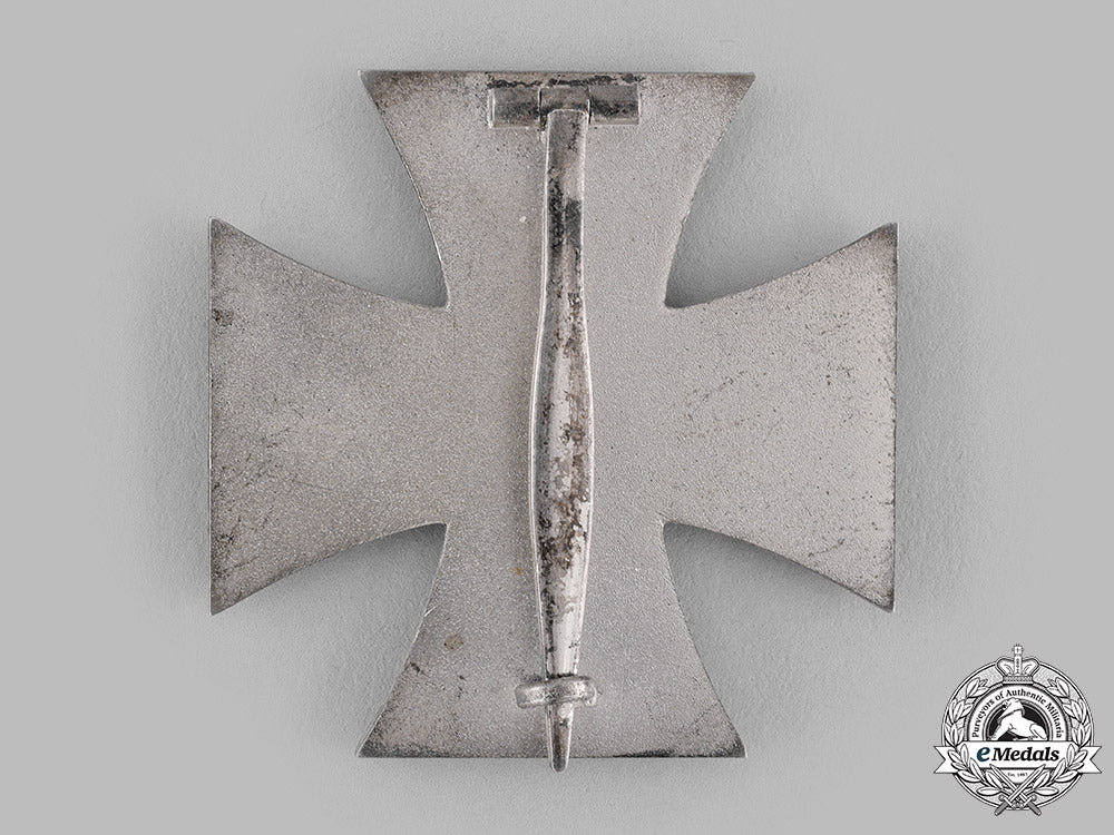 germany,_wehrmacht._a1939_iron_cross_i_class_with_case,_by_b.h._mayer,_dietrich_maerz_collection_m19_14511