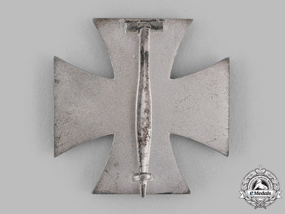 germany,_wehrmacht._a1939_iron_cross_i_class_with_case,_by_b.h._mayer,_dietrich_maerz_collection_m19_14511
