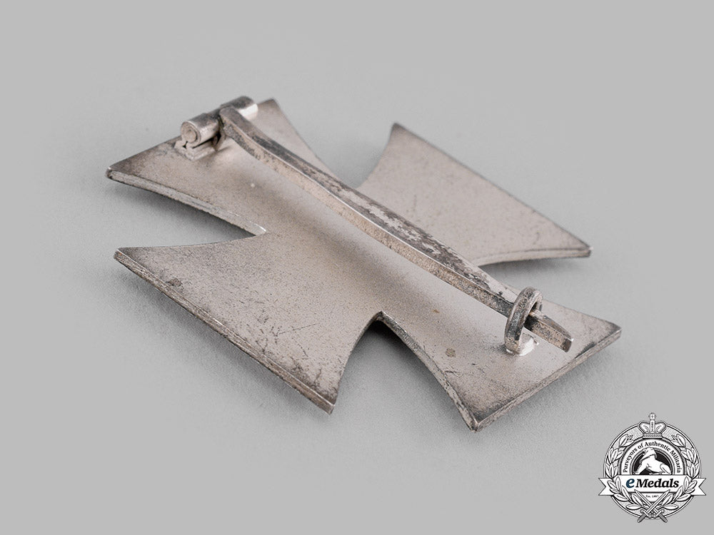 germany,_wehrmacht._a1939_iron_cross_i_class_with_case,_by_b.h._mayer,_dietrich_maerz_collection_m19_14513