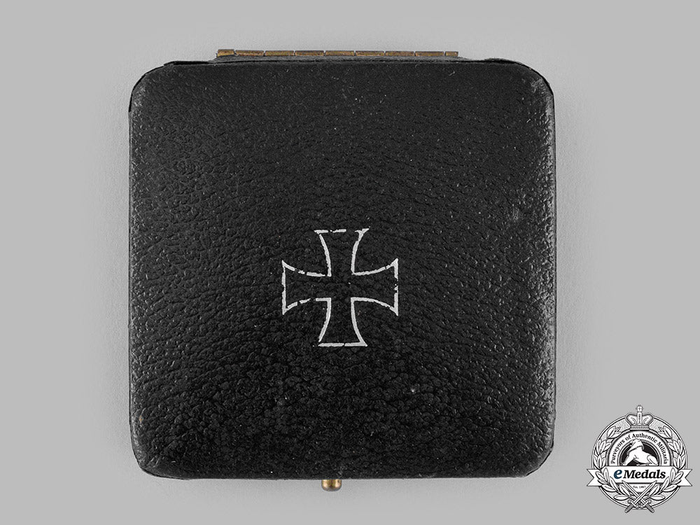 germany,_wehrmacht._a1939_iron_cross_i_class_with_case,_by_b.h._mayer,_dietrich_maerz_collection_m19_14516