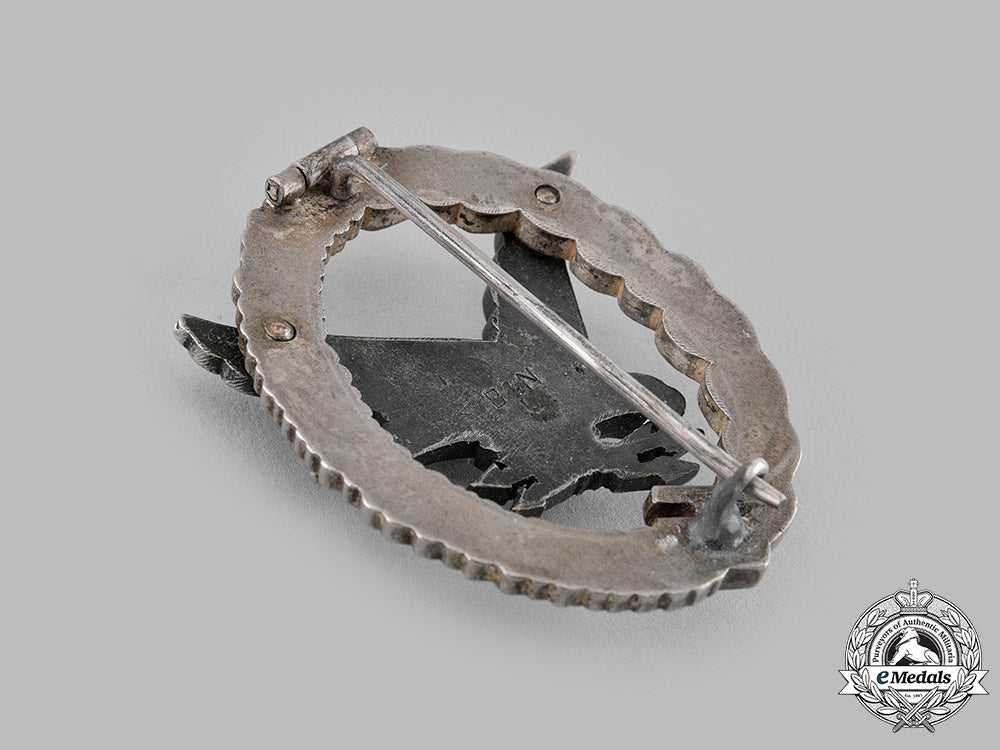 germany,_luftwaffe._a_radio_operator_and_air_gunner_badge_by_berg&_nolte_m19_14524