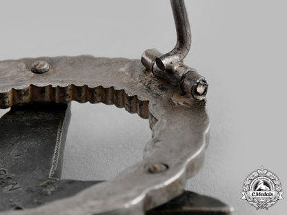 germany,_luftwaffe._a_radio_operator_and_air_gunner_badge_by_berg&_nolte_m19_14526