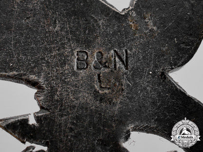 germany,_luftwaffe._a_radio_operator_and_air_gunner_badge_by_berg&_nolte_m19_14527