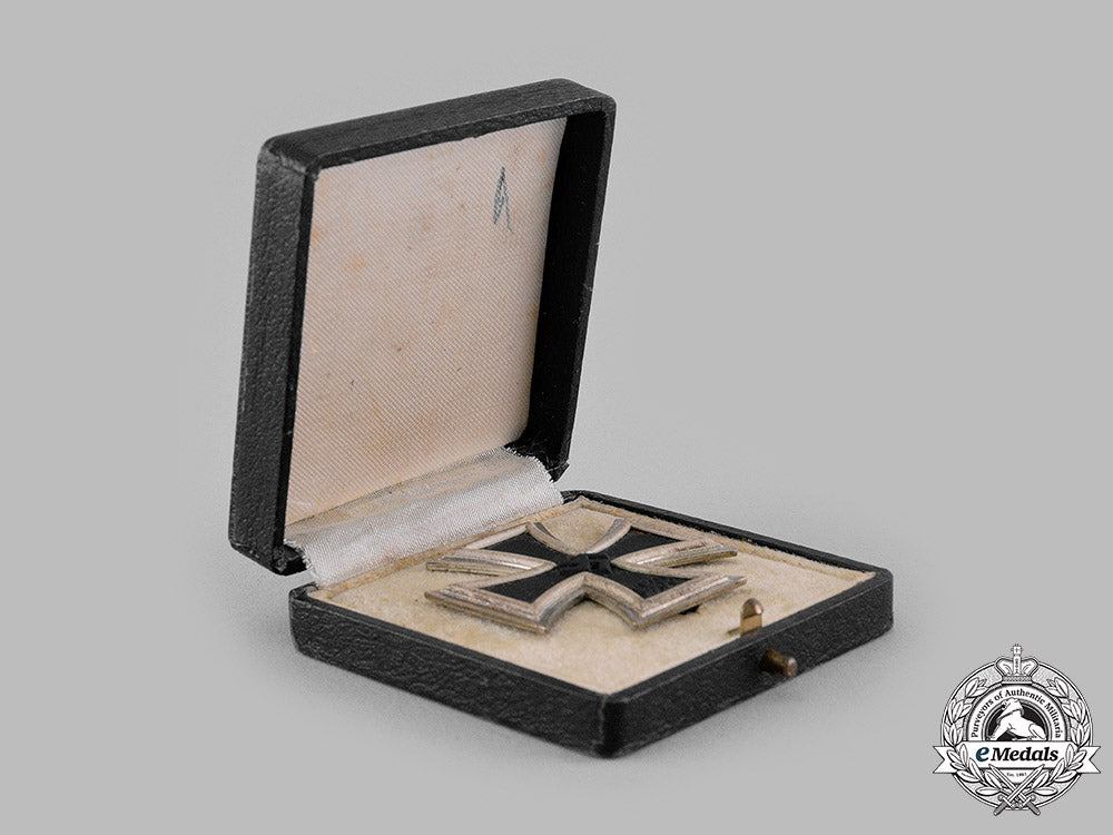 germany,_wehrmacht._a1939_iron_cross_i_class,_with_case,_by_c.f._zimmermann_m19_14549