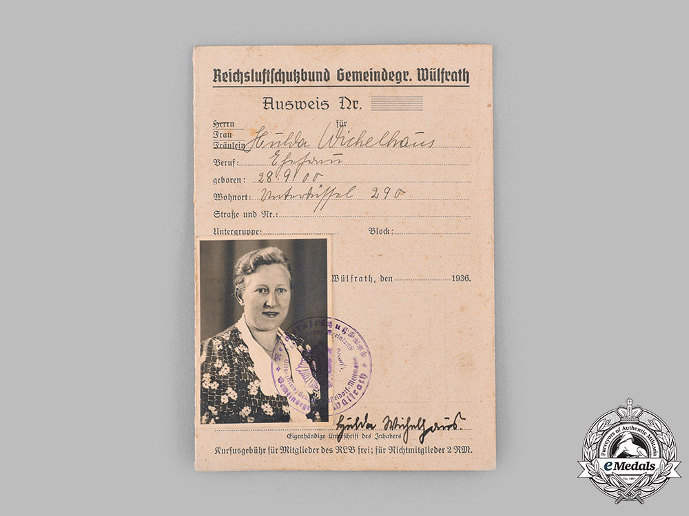 germany,_third_reich._a_lot_of_membership_badges_and_cards_to_hulda_wichelhaus_m19_14604