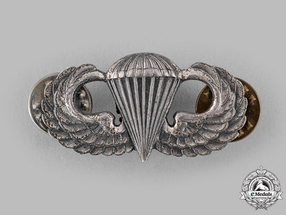 united_states._a_basic_parachutist_badge,_c.1945_m19_15117