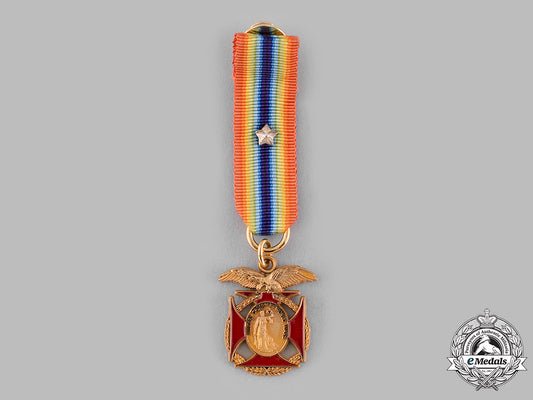 united_states._a_military_order_of_the_world_wars_membership_badge,_miniature_m19_15154