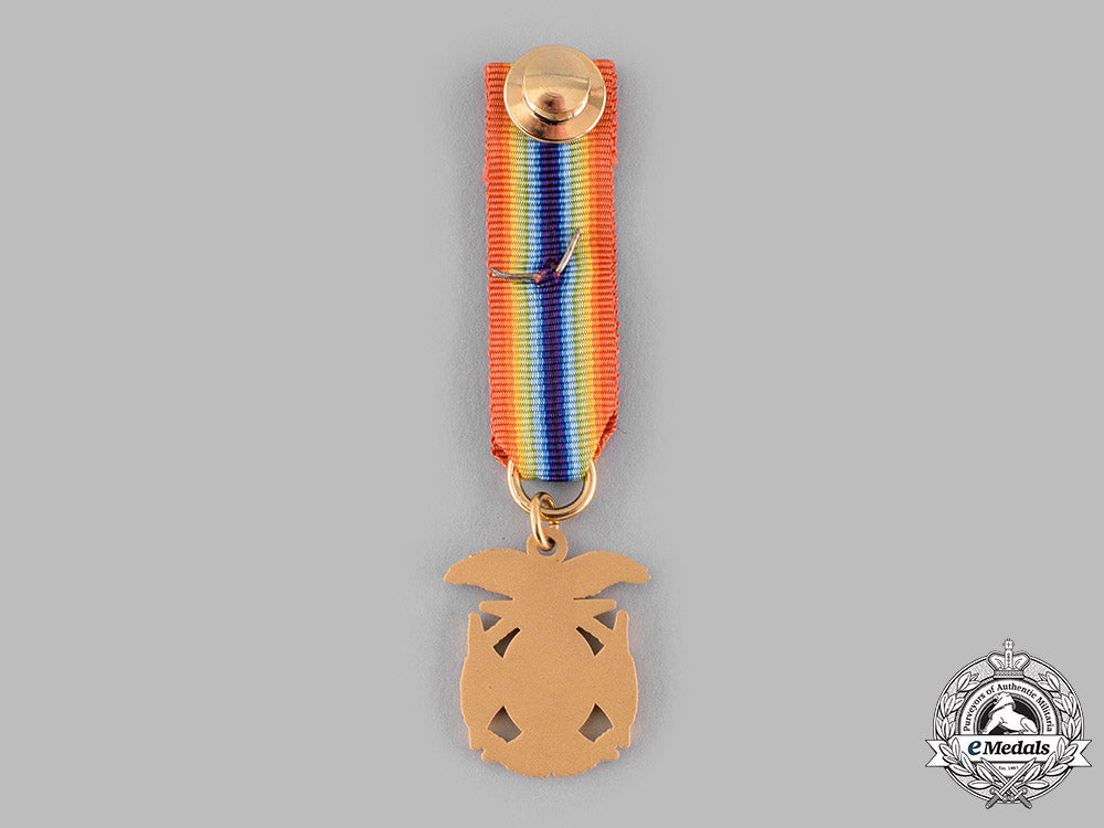 united_states._a_military_order_of_the_world_wars_membership_badge,_miniature_m19_15155