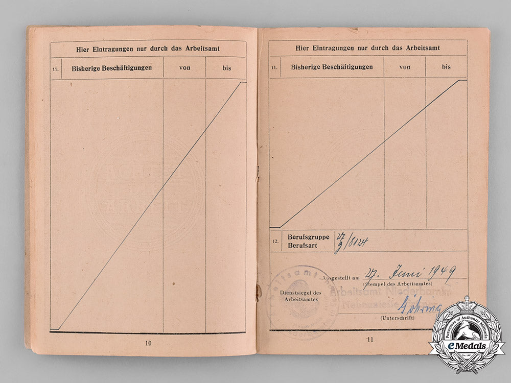 germany._a_lot_of_employment_record_books_m19_1521