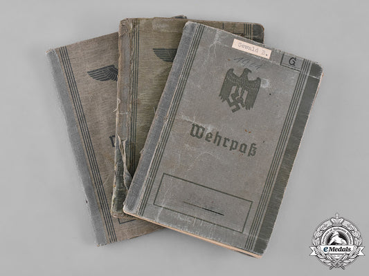 germany,_wehrmacht._a_group_of_three_second_war_period_wehrpässe_m19_1526