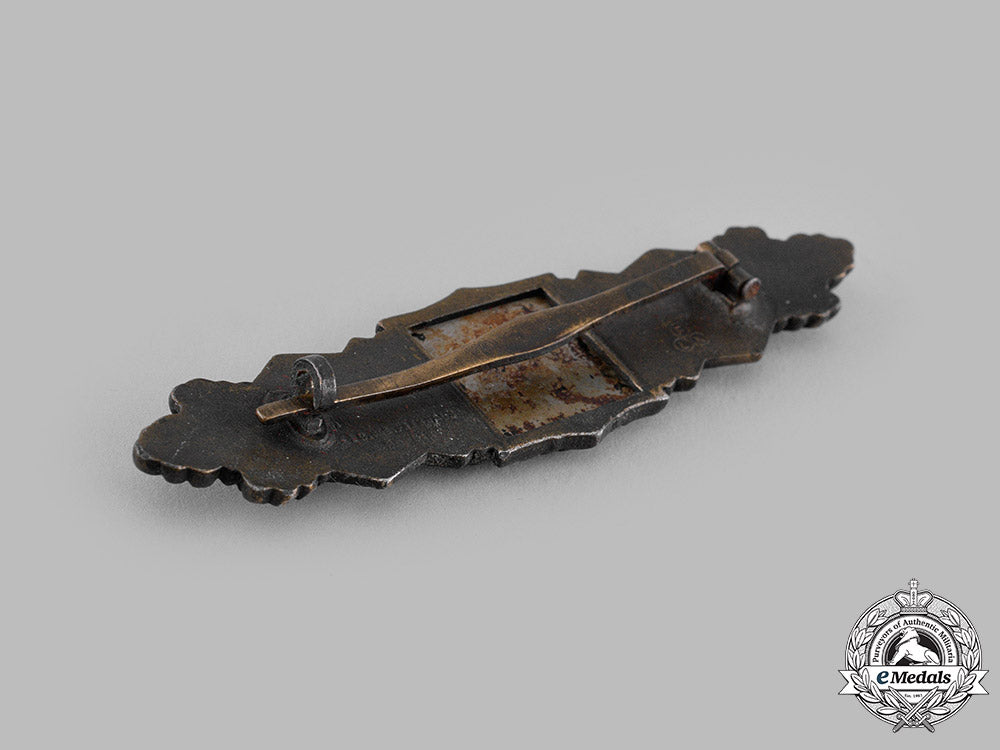 germany,_wehrmacht._a_close_combat_clasp,_bronze_grade,_by_friedrich_linden_m19_15477