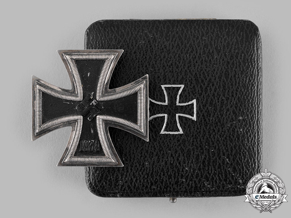 germany,_wehrmacht._a1939_iron_cross_i_class_with_case,_by_fritz_zimmermann,_dietrich_maerz_collection_m19_15486