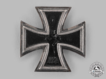 germany,_wehrmacht._a1939_iron_cross_i_class_with_case,_by_fritz_zimmermann,_dietrich_maerz_collection_m19_15487