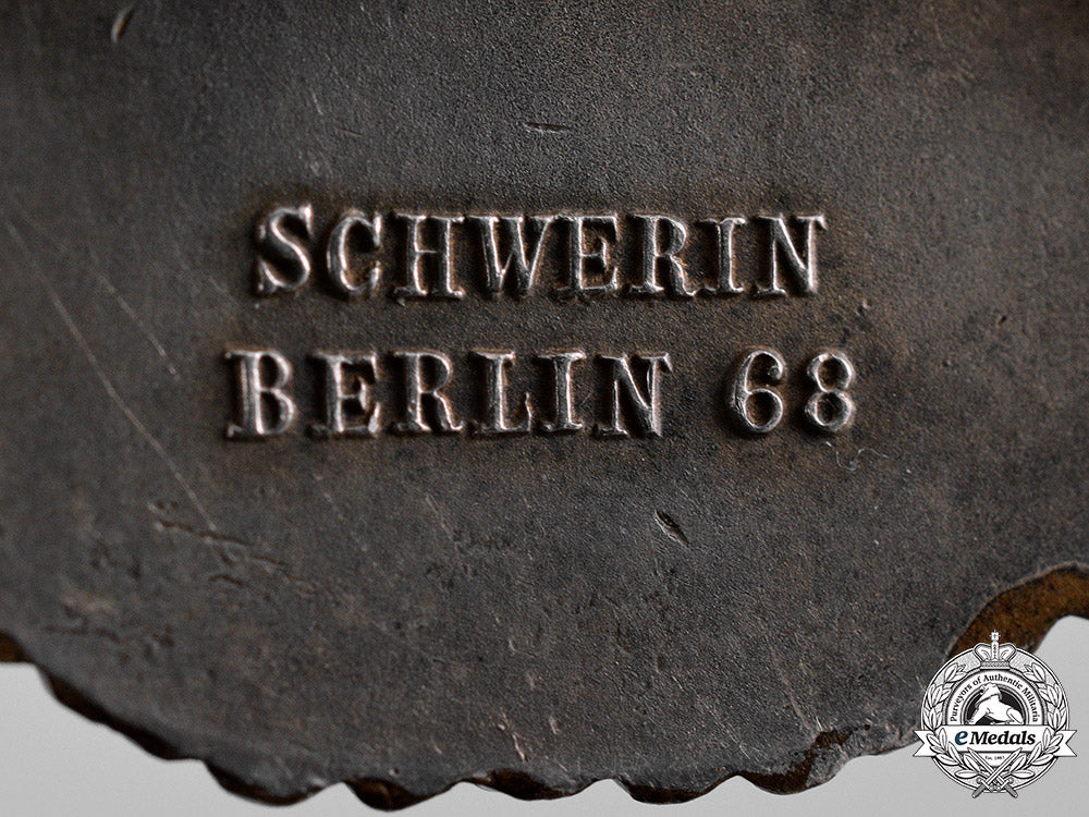 germany,_kriegsmarine._a_destroyer_war_badge,_by_schwerin_m19_15538