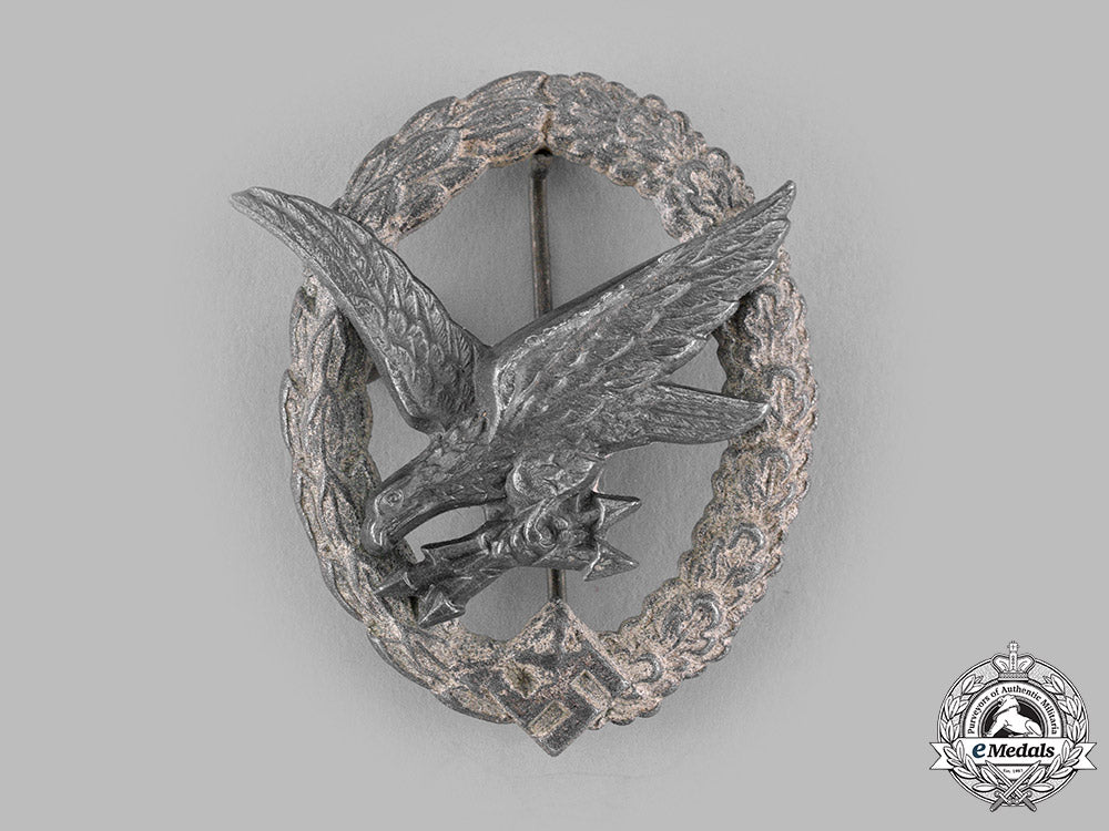 germany,_luftwaffe._a_radio_operator&_air_gunner_badge_by_berg&_nolte_m19_15581