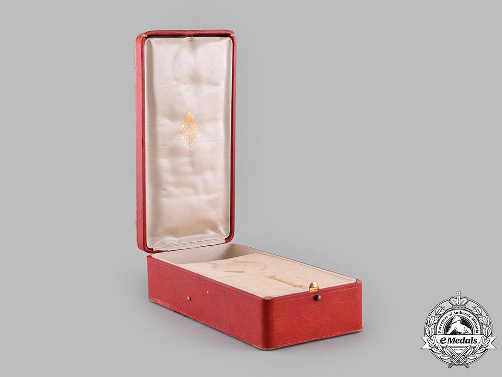 vatican._a_pontifical_equestrian_order_of_st._gregory_the_great,_i_class_grand_cross_case,_c.1930_m19_15715_1