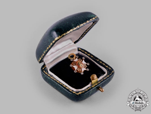 spain,_franco_period._a_miniature_civil_order_of_health,_knight_with_case_c.1950_m19_15775_1