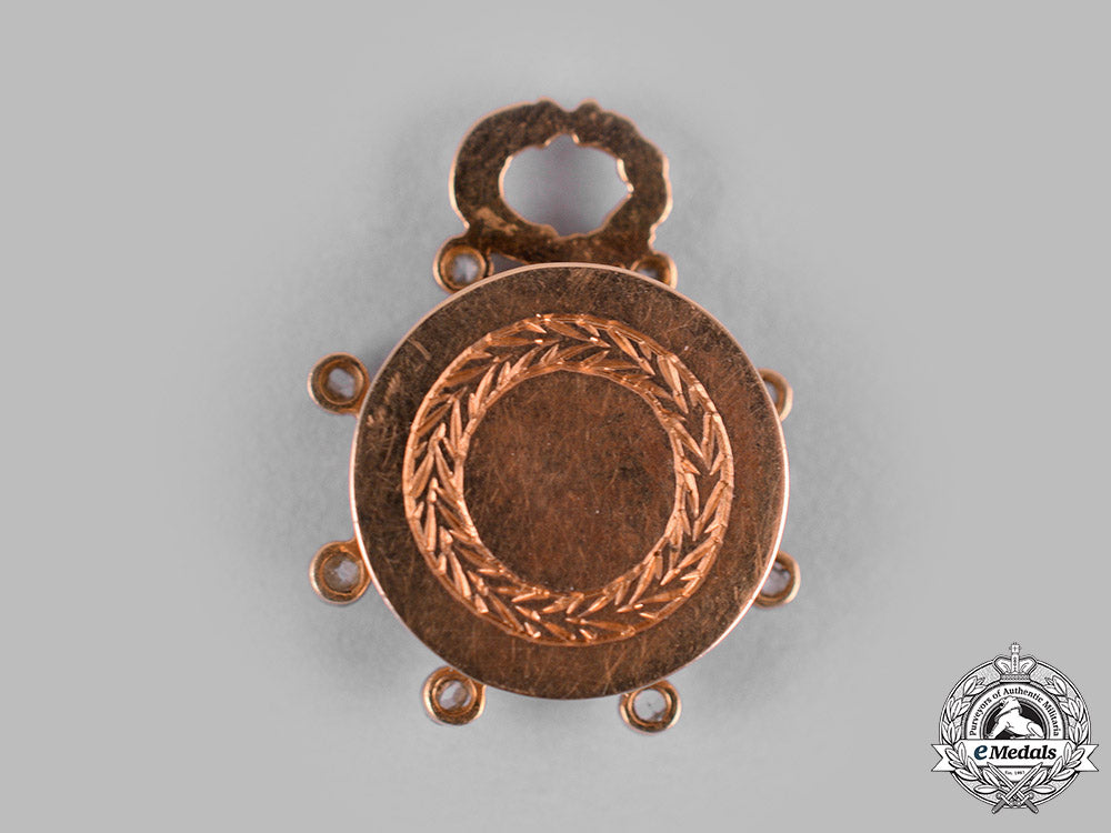 spain,_franco_period._a_miniature_civil_order_of_health,_knight_with_case_c.1950_m19_15777_1