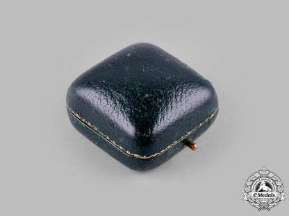 spain,_franco_period._a_miniature_civil_order_of_health,_knight_with_case_c.1950_m19_15780_1