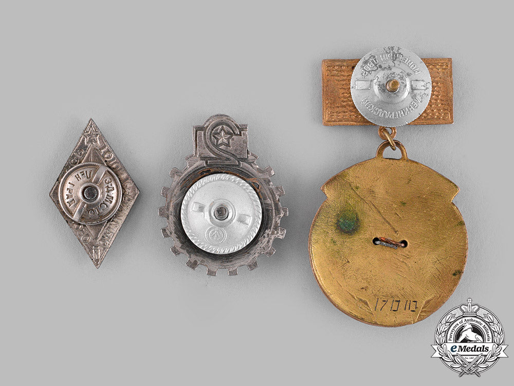 russia,_soviet_union._three_badges_m19_15799