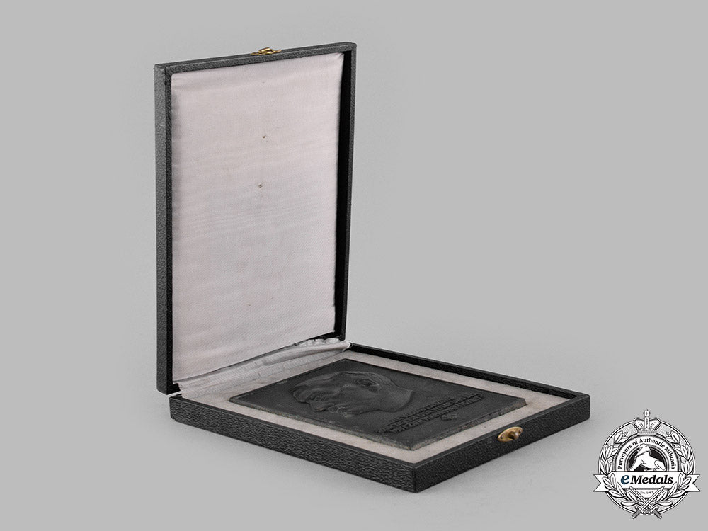 germany,_third_reich._a_führer_plaque_for40_years_of_service_to_the_state,_with_case_m19_15847