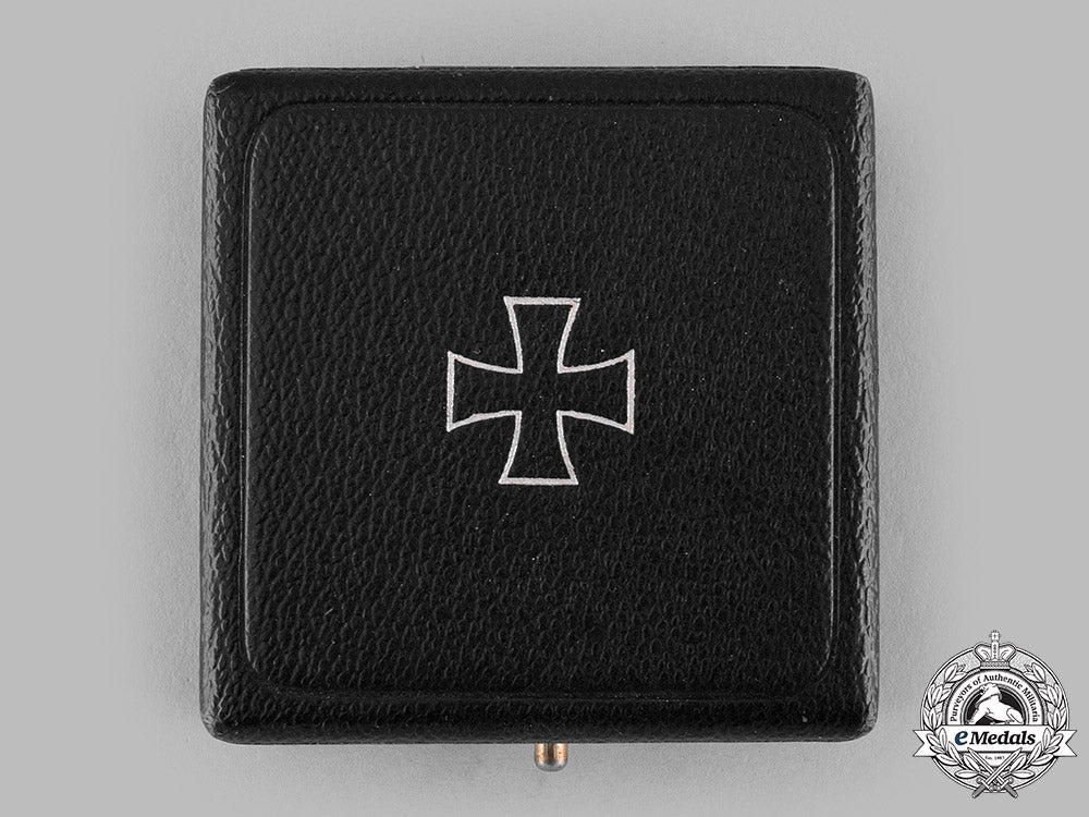 germany,_wehrmacht._a1939_iron_cross_i_class,_with_case,_by_c.f._zimmermann_m19_15866