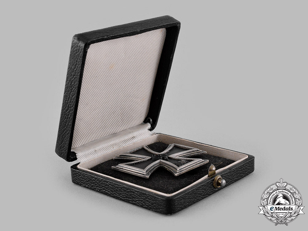 germany,_wehrmacht._a1939_iron_cross_i_class,_with_case,_by_c.f._zimmermann_m19_15868