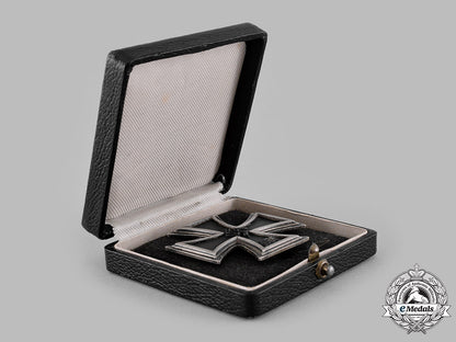 germany,_wehrmacht._a1939_iron_cross_i_class,_with_case,_by_c.f._zimmermann_m19_15868