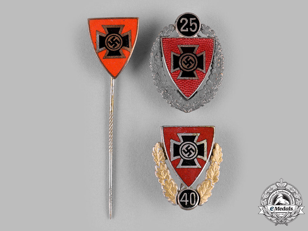 germany,_kyffhäuserbund._a_lot_of_kyffhäuserbund(_kyffhäuser_league)_veterans_badges_m19_15980