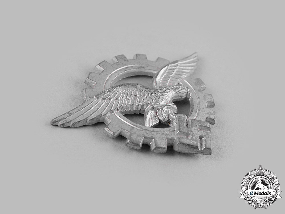 germany,_luftwaffe._an_engineer’s_cap_badge_m19_16023