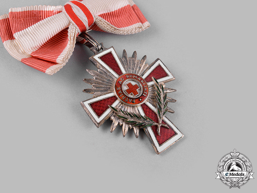 austria,_i_republic._an_honour_decoration_of_the_red_cross,_ii_class_cross,_with_decoration,_for_ladies(_collectors_copy)_m19_16110