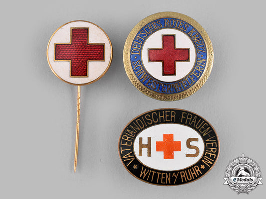 germany,_weimar_republic._a_lot_of_german_red_cross(_drk)_membership_badges_m19_16183