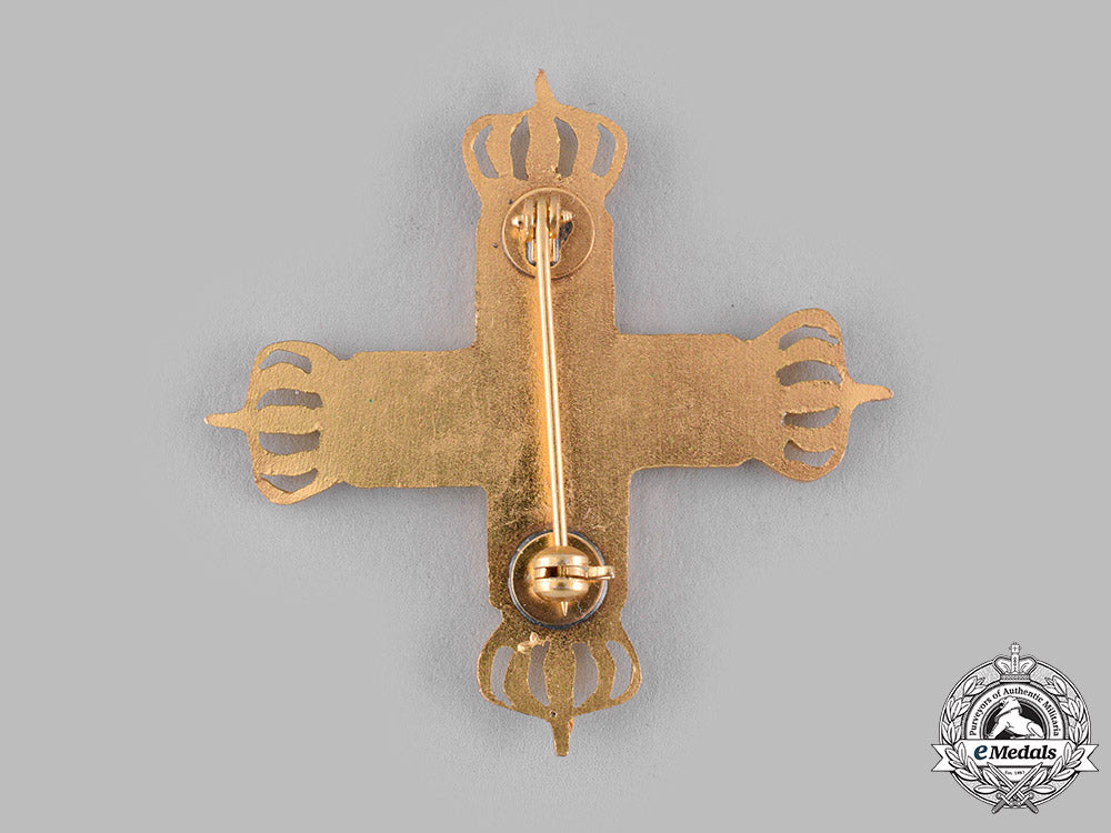 germany,_imperial._a_german_red_cross_decoration,_i_class,_exhibition_example_m19_16281
