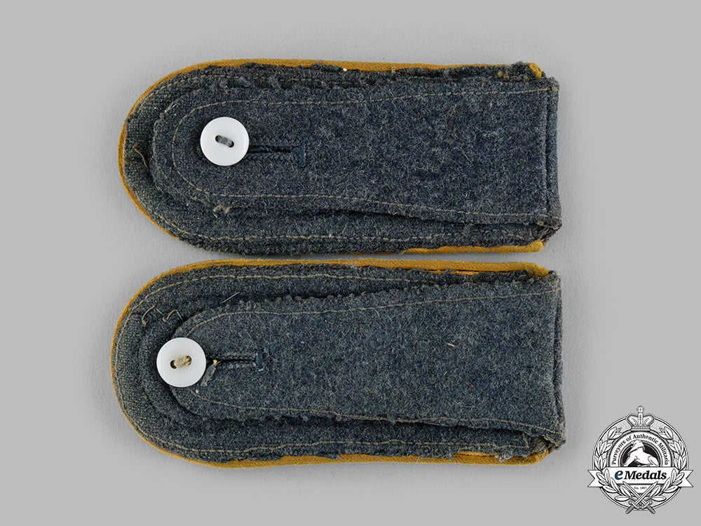 germany,_luftwaffe._a_set_of_flight_personnel_unteroffizier_shoulder_straps_m19_16386