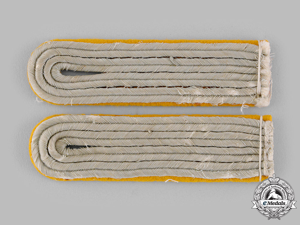 germany._heer._a_set_of_heer_reconnaissance_leutnant_rank_insignia_m19_16390_1