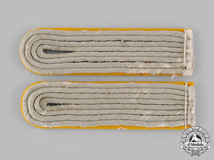 germany._heer._a_set_of_heer_reconnaissance_leutnant_rank_insignia_m19_16390_1