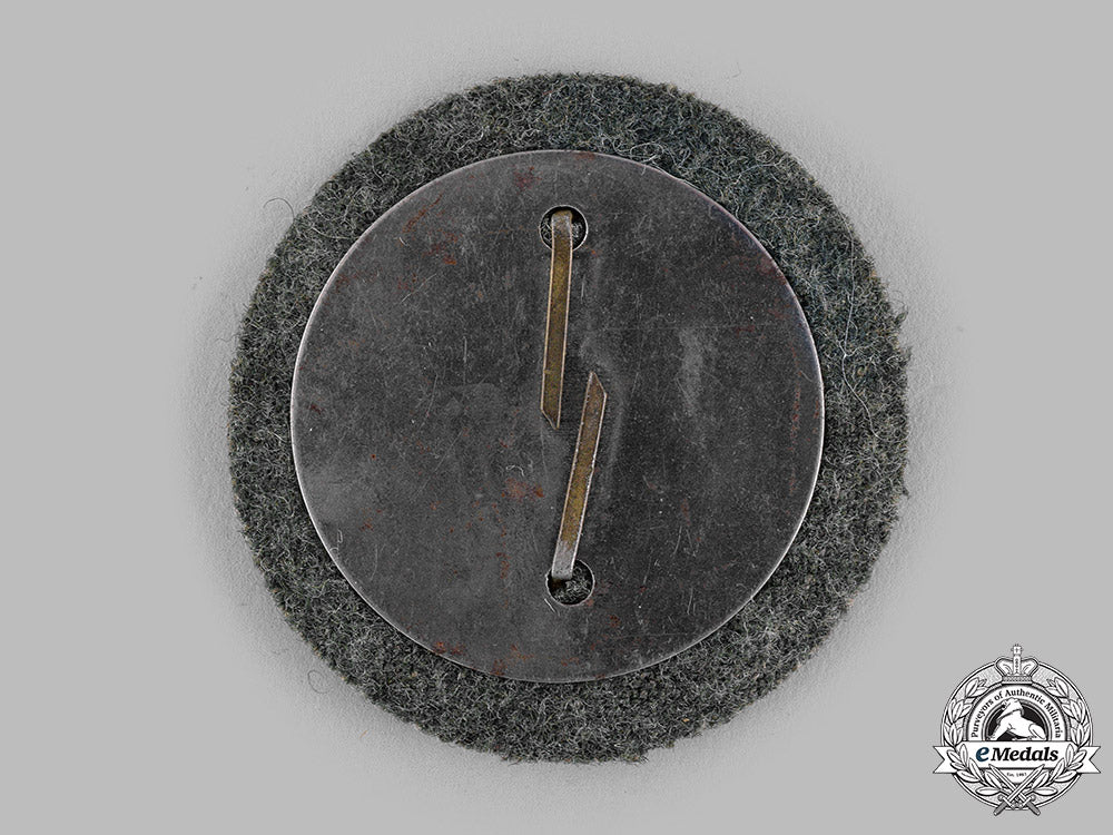 germany,_wehrmacht._a_driver_proficiency_badge,_bronze_grade_m19_16445