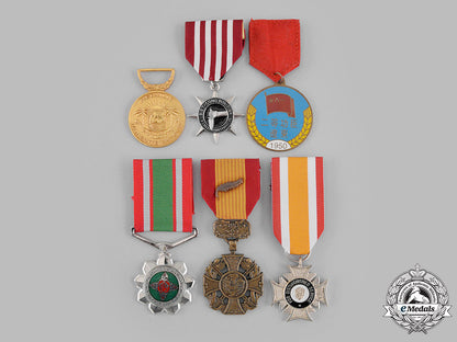 international._a_lot_of_six_medals&_awards_m19_16654