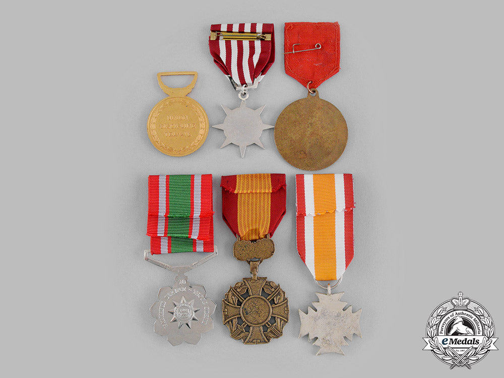 international._a_lot_of_six_medals&_awards_m19_16655