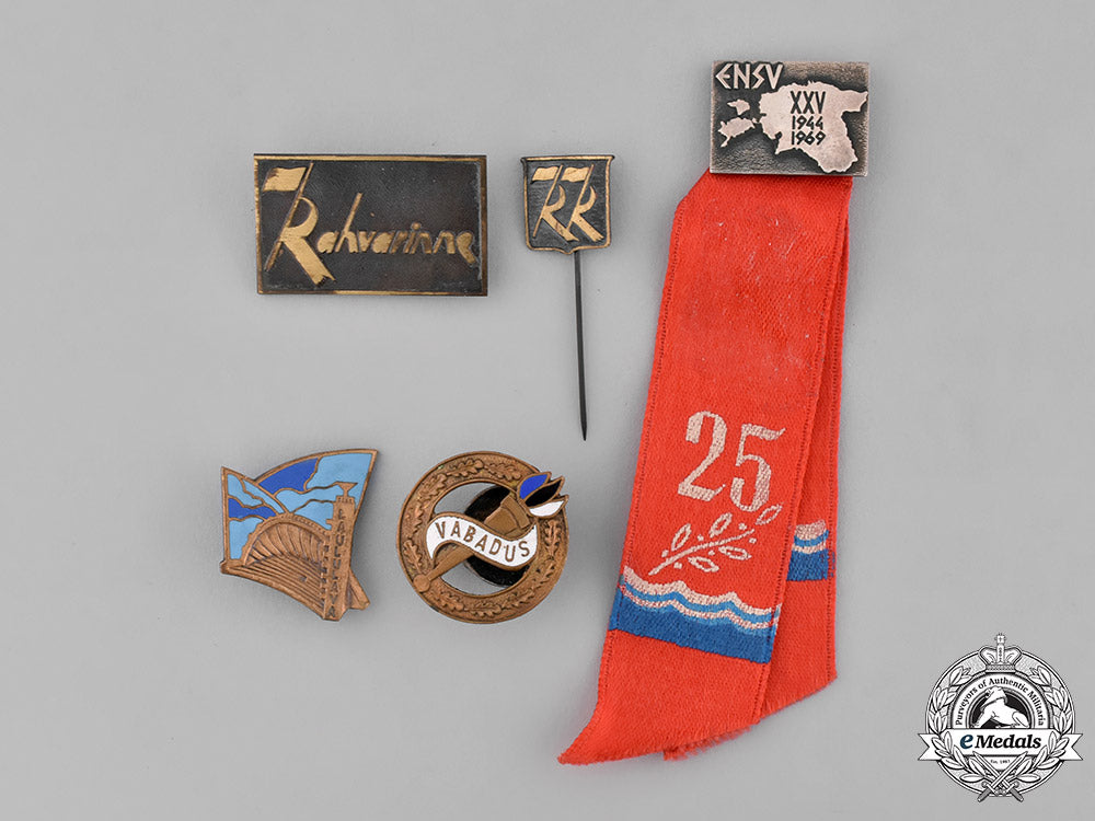 estonia,_republic._a_lot_of_three_badges&_two_stickpins_m19_1722