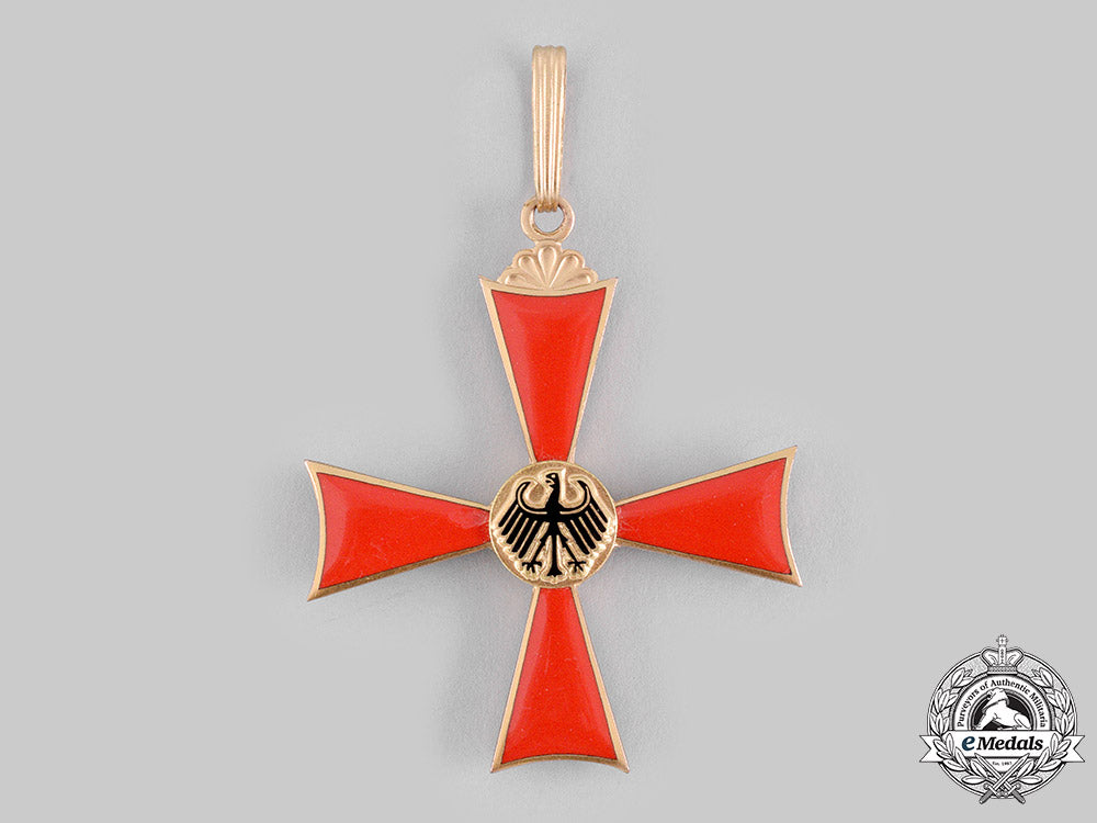germany,_federal_republic._an_order_of_merit_of_the_federal_republic_of_germany,_commander’s_cross_with_case,_by_c.e._juncker_m19_17220
